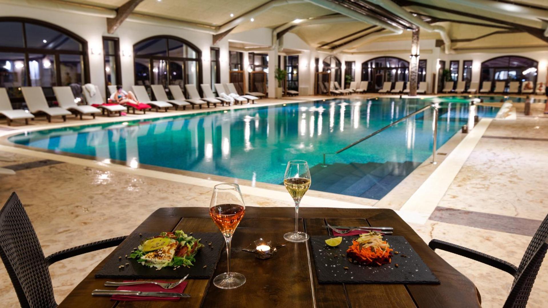 Wine & Complex Hotel